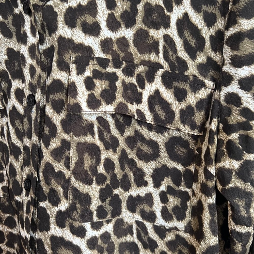 Michael Kors Women's Size L Leopard Print Point C… - image 4